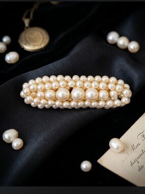 Vintage 1950s Faux Pearl Cluster Brooch -